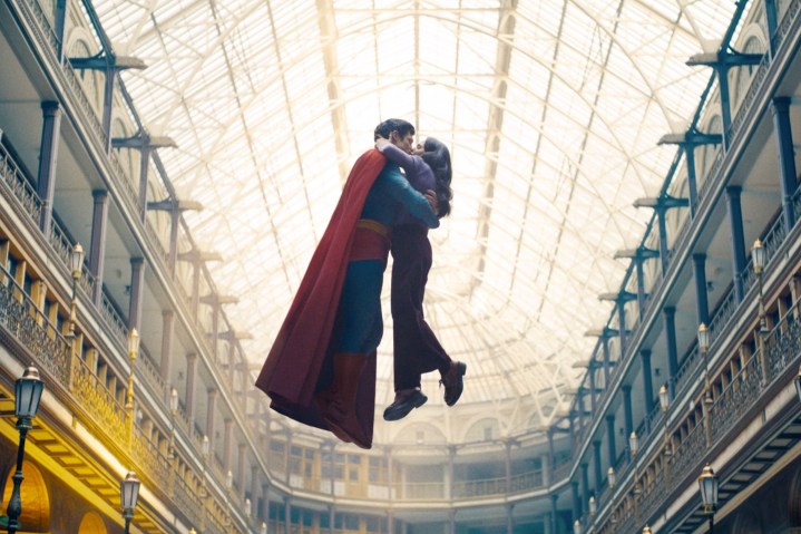 David Corenswet and Rachel Brosnahan kiss while flying in Superman.