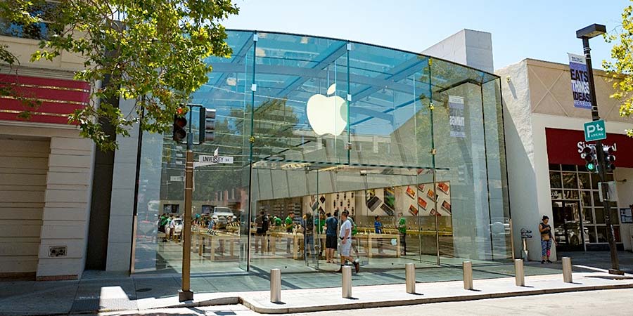 Gone In 60 Seconds : Apple Store Robbed Of $35K!